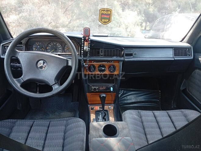 Mercedes 190 1992, 443,445 km - 2.0 l - Yevlax