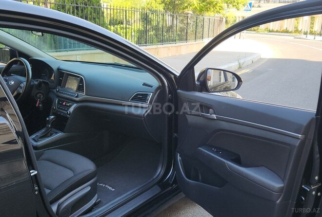 Hyundai Elantra 2018, 131,000 km - 2.0 л - Bakı