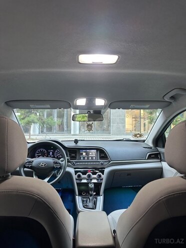 Hyundai Elantra 2019, 125,000 km - 2.0 l - Bakı