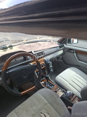 Mercedes E 220 1994, 385,422 km - 2.2 l - Bakı