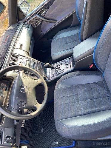 Mercedes E 240 1999, 280,000 km - 2.4 l - Bakı