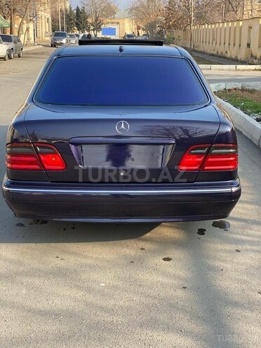 Mercedes E 240 1999, 280,000 km - 2.4 l - Bakı