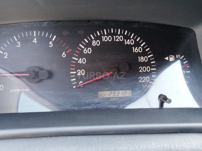Toyota Corolla 2005, 293,000 km - 1.4 l - Bakı