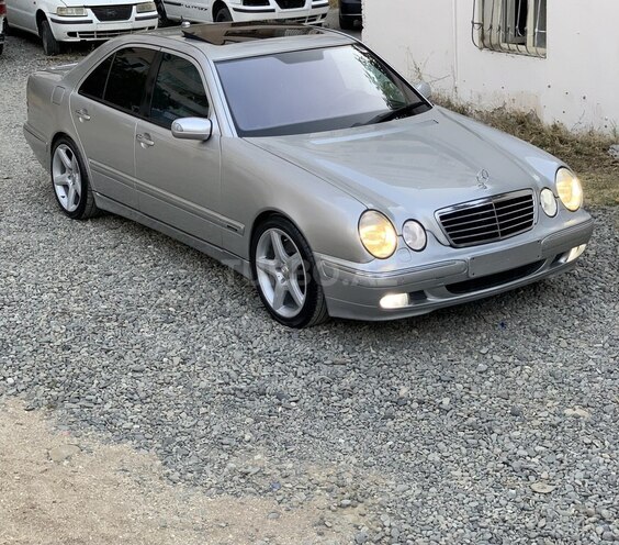 Mercedes E 430 2001, 211,071 km - 4.3 l - Bakı