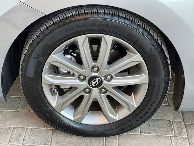 Hyundai Elantra 2015, 167,000 km - 1.8 л - Xırdalan