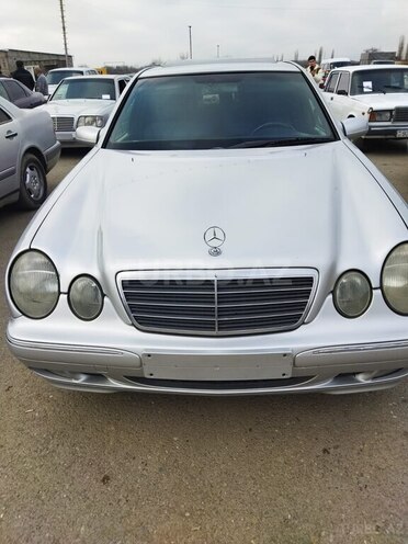 Mercedes E 220 2000, 482,803 km - 2.2 l - Xaçmaz