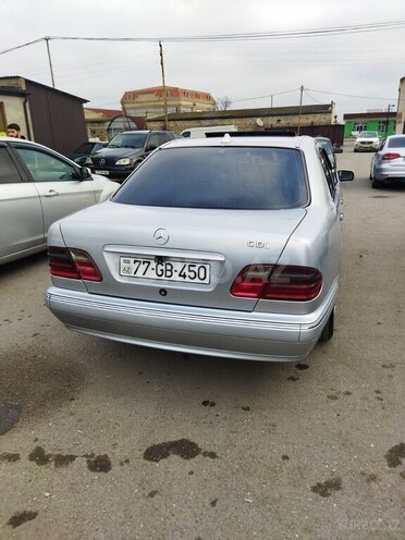 Mercedes E 220 2000, 482,803 km - 2.2 l - Xaçmaz