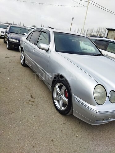 Mercedes E 220 2000, 482,803 km - 2.2 l - Xaçmaz