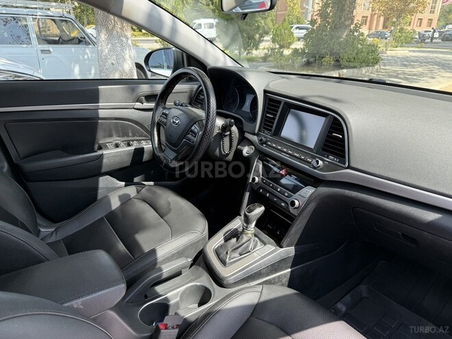 Hyundai Elantra 2016, 240,000 km - 2.0 л - Naxçıvan