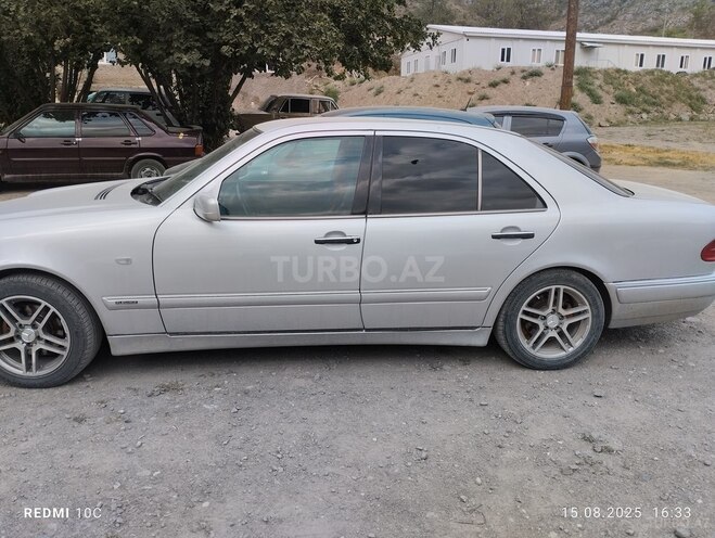 Mercedes E 230 1996, 483,455 km - 2.3 l - Goranboy