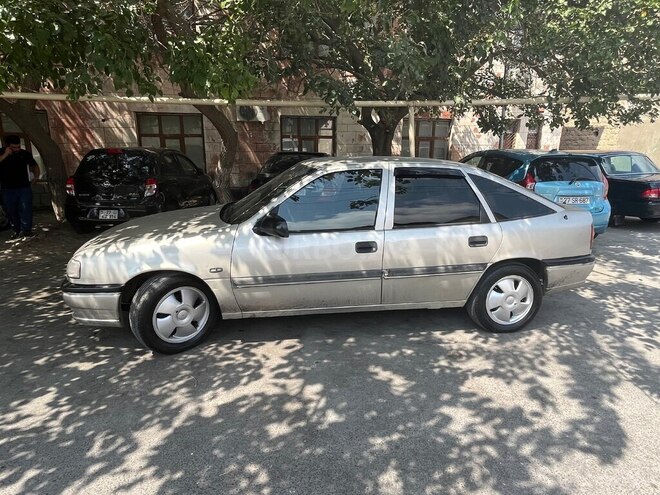 Opel Vectra 1993, 386,000 km - 2.0 l - Bakı