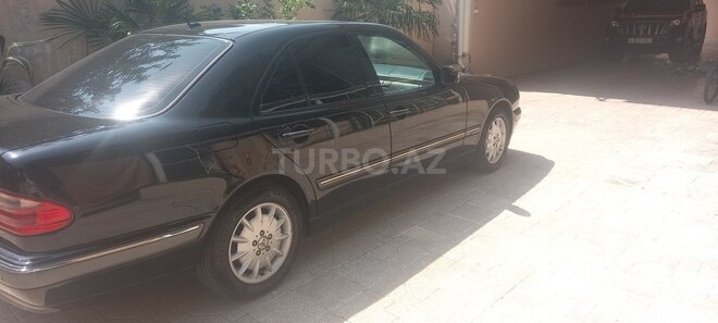 Mercedes E 280 2001, 175,348 km - 2.8 л - Lənkəran