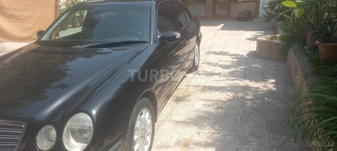 Mercedes E 280 2001, 175,348 km - 2.8 л - Lənkəran