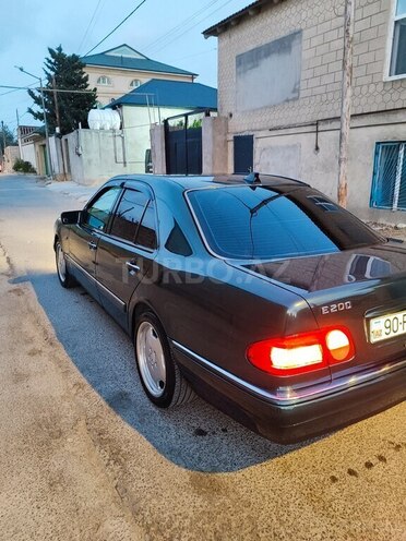 Mercedes E 200 1997, 380,000 km - 2.0 l - Bakı
