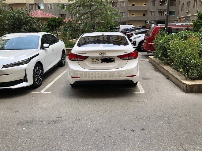 Hyundai Avante 2015, 140,000 km - 1.6 л - Bakı