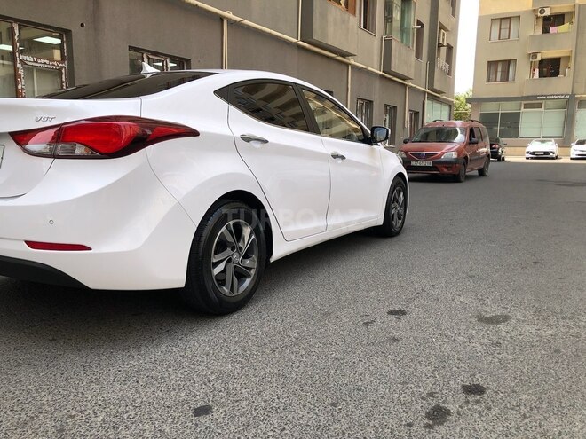 Hyundai Avante 2015, 140,000 km - 1.6 л - Bakı