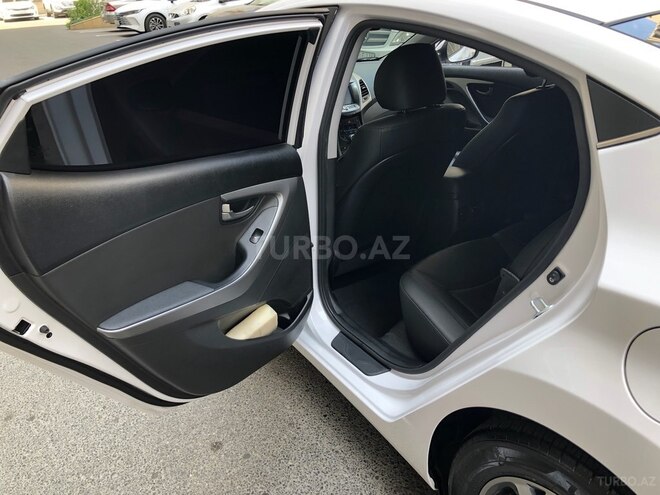 Hyundai Avante 2015, 140,000 km - 1.6 л - Bakı