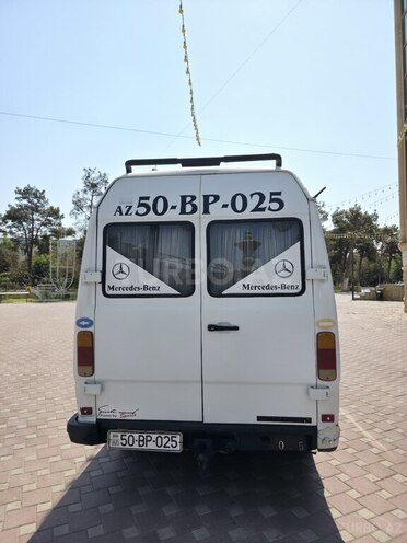 Mercedes 208 D 1993, 350,000 km - 2.3 л - Şirvan