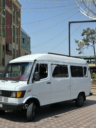 Mercedes 208 D 1993, 350,000 km - 2.3 л - Şirvan