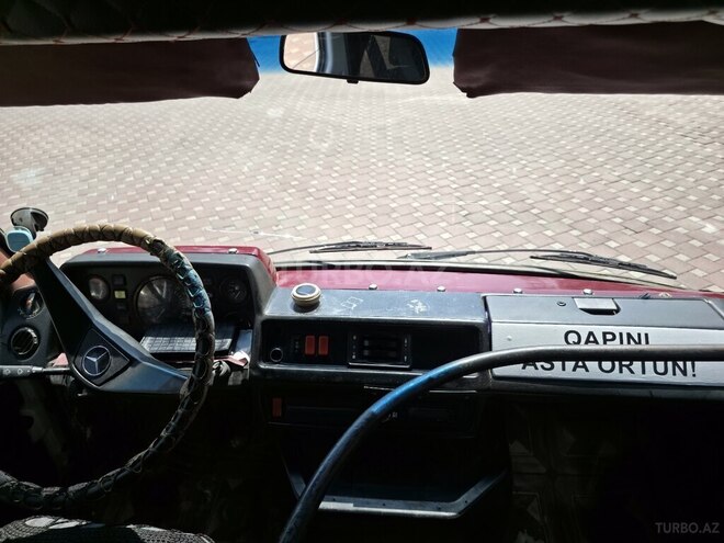 Mercedes 208 D 1993, 350,000 km - 2.3 л - Şirvan