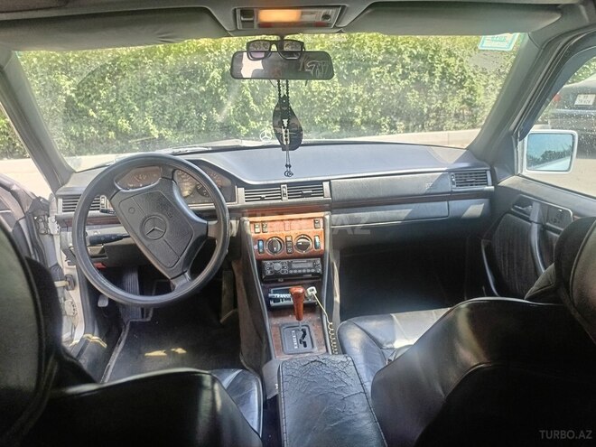 Mercedes E 320 1995, 238,736 km - 3.2 l - Mingəçevir