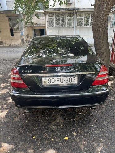 Mercedes E 320 2002, 285,600 km - 3.2 l - Bakı