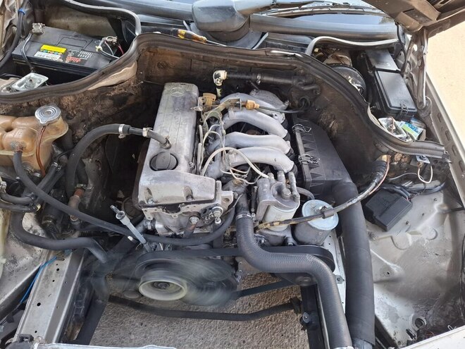Mercedes  1993, 350,000 km - 2.0 l - Sumqayıt