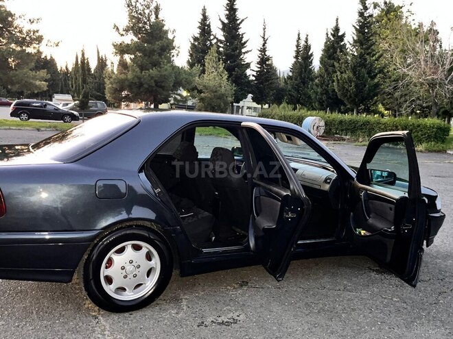 Mercedes C 200 1998, 364,829 km - 2.0 л - Balakən