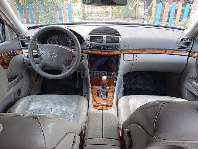 Mercedes E 270 2002, 340,600 km - 2.7 l - Salyan