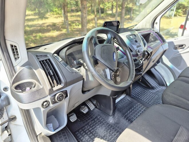 Ford Transit 2015, 380,000 km - 2.2 l - Qusar