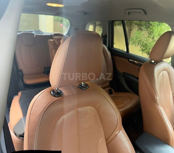 BMW  2016, 302,000 km - 1.5 l - Bakı