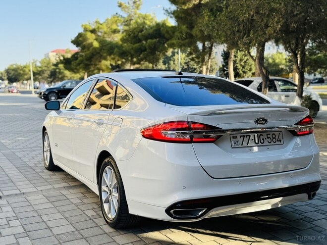 Ford Fusion (North America) 2017, 127,000 km - 2.0 л - Bakı