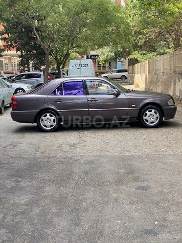 Mercedes C 180 1995, 424,548 km - 1.8 л - Bakı
