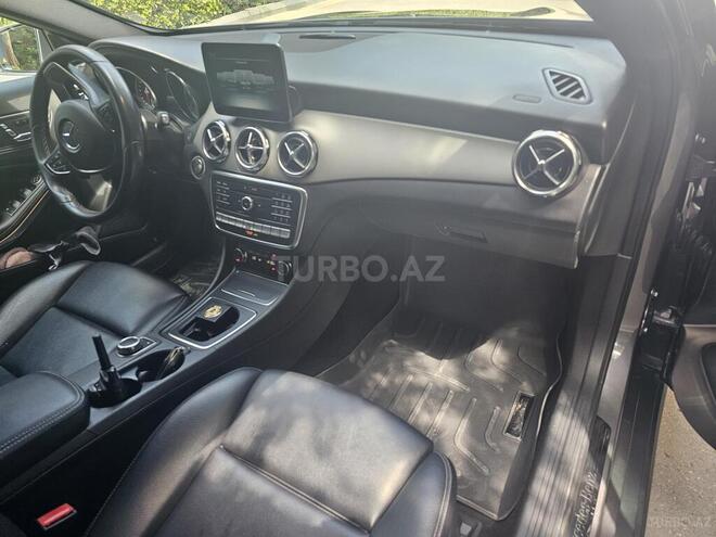Mercedes GLA 250 4MATIC 2017, 98,000 km - 2.0 l - Bakı