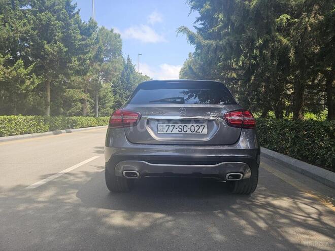 Mercedes GLA 250 4MATIC 2017, 98,000 km - 2.0 l - Bakı