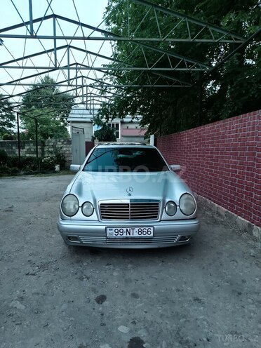 Mercedes E 240 1998, 277,850 km - 2.4 l - Masallı