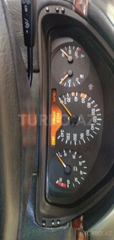 Mercedes E 240 1998, 277,850 km - 2.4 l - Masallı