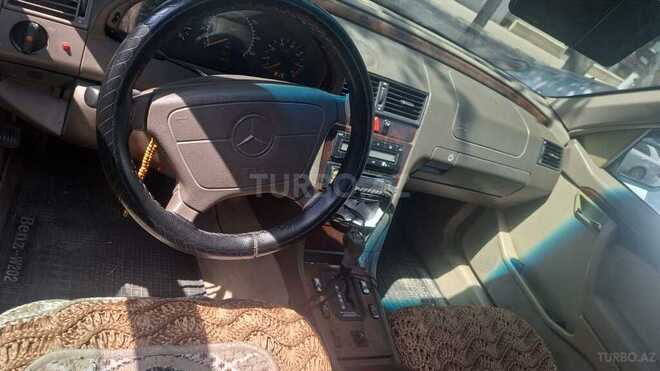 Mercedes C 220 1997, 180,000 km - 2.2 л - Bakı
