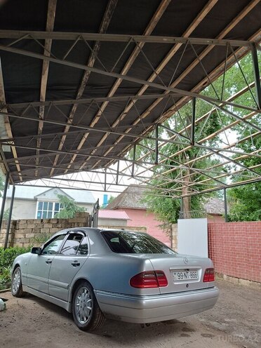 Mercedes E 240 1998, 277,850 km - 2.4 l - Masallı