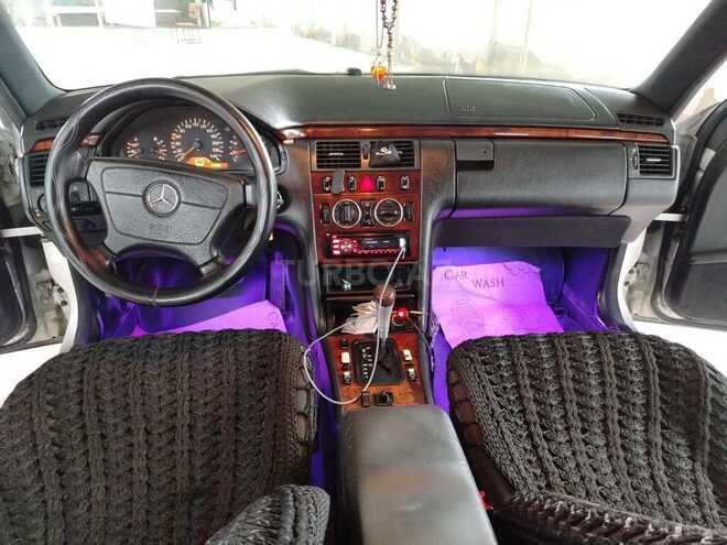 Mercedes E 200 1998, 175,860 km - 2.0 l - Sabirabad