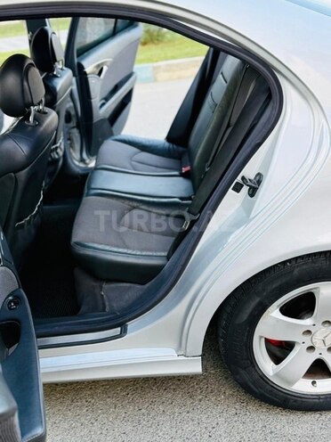 Mercedes E 220 2003, 282,678 km - 2.2 l - Bakı