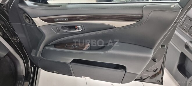 Lexus LS 460-11