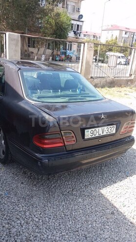 Mercedes E 270 1999, 626,000 km - 2.7 л - Sumqayıt