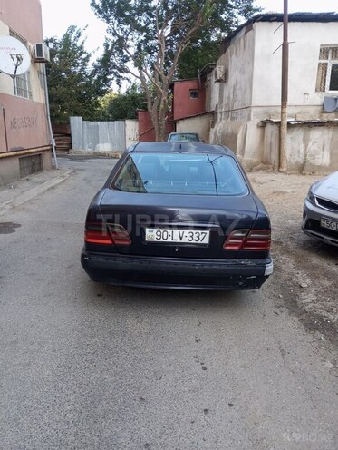 Mercedes E 270 1999, 626,000 km - 2.7 л - Sumqayıt