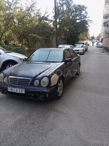 Mercedes E 270 1999, 626,000 km - 2.7 л - Sumqayıt