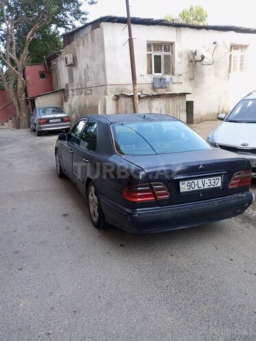 Mercedes E 270 1999, 626,000 km - 2.7 л - Sumqayıt