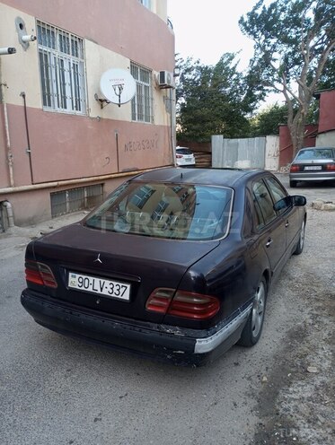 Mercedes E 270 1999, 626,000 km - 2.7 л - Sumqayıt