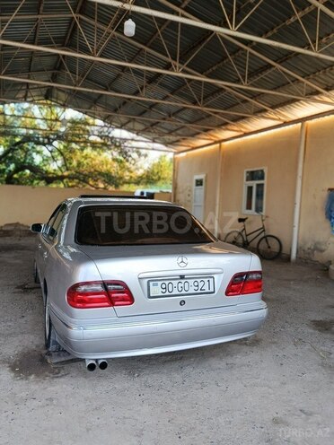 Mercedes E 240 1999, 439,689 km - 2.4 l - Bakı