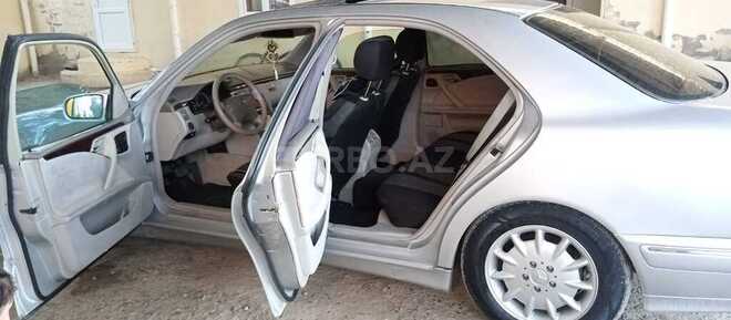 Mercedes E 240 1999, 439,689 km - 2.4 l - Bakı