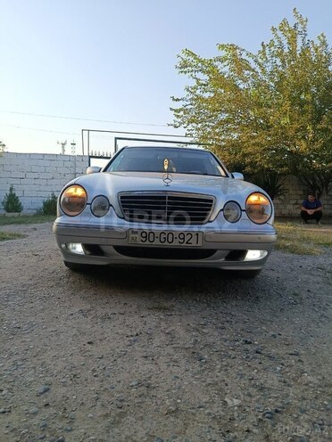 Mercedes E 240 1999, 439,689 km - 2.4 l - Bakı